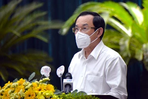 Bí thư Thành ủy TP.HCM Nguyễn Văn Nên phát biểu khai mạc hội nghị. 