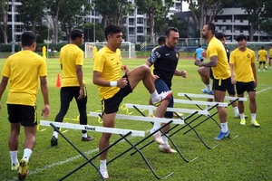 Các tuyển thủ Malaysia tích cực tập luyện cho trận quyết đấu với Indonesia.