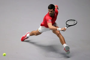 Djokovic ăn mừng chức vô địch Úc mở rộng lần thứ 9 - 2021.