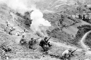 Lực lượng công an vũ trang dũng cảm chiến đấu tại khu vực Pháo đài Đồng Đăng, tỉnh Lạng Sơn.