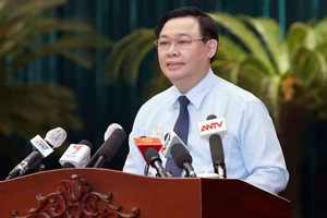 Chủ tịch Quốc hội Vương Đình Huệ phát biểu chỉ đạo tại hội nghị.