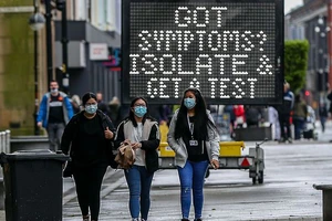 Biến thể XE tái tổ hợp giữa hai dòng phụ của Omicron là BA.1 và BA.2 đang lan nhanh ở Anh.