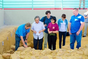 Nhiều nhà khảo cổ học quan tâm, nghiên cứu di tích Đá cũ An Khê.