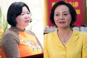 Bà Cao Xuân Thu Vân, Phó Chủ tịch UBND tỉnh Bạc Liêu (trái) và Bộ trưởng Bộ Nội vụ Phạm Thị Thanh Trà tại hội nghị sáng 25-5.