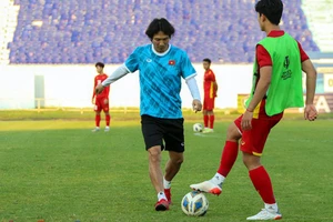 HLV Gong Oh-kyun lại hướng các học trò đến thứ bóng đá tấn công hứng khởi cho cả cầu thủ lẫn người xem.