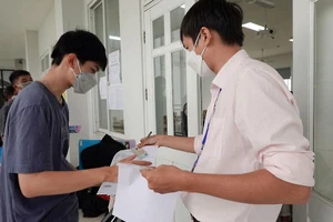 Thí sinh dự thi đánh giá năng lực do ĐH Quốc gia TP.HCM tổ chức năm 2022 tại TP.HCM. 