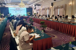 Các doanh nghiệp nêu nhiều vướng mắc tại buổi đối thoại.