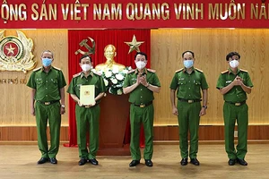 Bộ Công an đã khen thưởng “nóng” cho Công an TP.HCM khi nhanh chóng bắt được tử tù vượt ngục. 