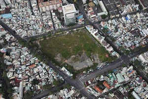 Dự án 152 Trần Phú nằm giữa trung tâm TP.HCM bị bỏ hoang nhiều năm.