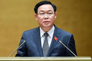 Chủ tịch Quốc hội Vương Đình Huệ phát biểu bế mạc kỳ họp thứ tư Quốc hội khóa XV vào chiều 15-11.