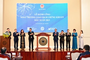 Sở Giao dịch chứng khoán TP.HCM vừa tổ chức lễ đánh cồng khai trương giao dịch chứng khoán đầu xuân 2023 với nhiều kỳ vọng khởi sắc.