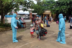 Tỉnh Bến Tre tổ chức rước công dân từ TP.HCM về quê.