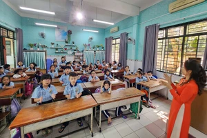 Giờ học môn âm nhạc của học sinh Trường Tiểu học Lương Thế Vinh, quận Gò Vấp.