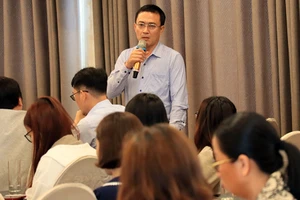 Ông Hoàng Văn Bình chia sẻ tại hội nghị.