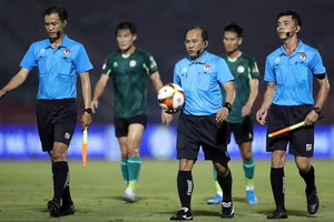 Tổ trọng tài Vũ Nguyên Vũ đã phối hợp tốt trong trận TP.HCM - Bình Định 1-1.