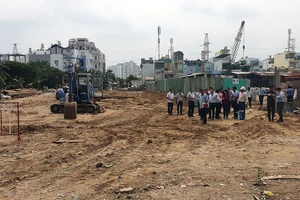 Thường trực HĐND TP giám sát dự án Trung tâm Y tế dự phòng quận 6.