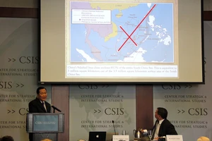 Các chuyên gia trong một hội thảo tại Trung tâm Nghiên cứu chiến lược và quốc tế (CSIS) của Mỹ thảo luận về thách thức của yêu sách đường lưỡi bò ở Biển Đông.