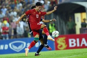 Hậu vệ Hồ Văn Cường ghi bàn trong trận thắng U-23 Guam.