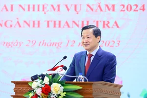 Phó Thủ tướng Lê Minh Khái phát biểu tại hội nghị.