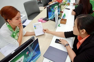 Nhiều ngân hàng đua nhau đưa ra các gói lãi suất ưu đãi nhưng doanh nghiệp vẫn chưa mặn mà.