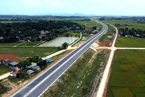 Theo Cục Đường bộ, số lượng dự án cao tốc sẽ tăng gấp đôi vào cuối năm 2025. Trong ảnh: Cao tốc Nghi Sơn - Quốc lộ 45.