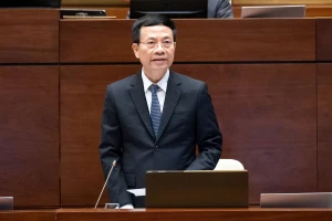Bộ trưởng Bộ TT&TT Nguyễn Mạnh Hùng trả lời chất vấn của các đại biểu Quốc hội.