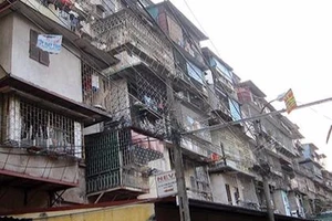 Thất bại cải tạo chung cư cũ, dễ dãi cấp 'đất vàng' cho doanh nghiệp