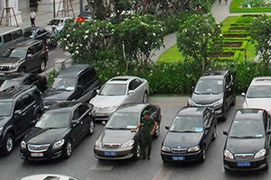 'Hà Nội khoán xe công, chúng tôi sẵn sàng gương mẫu'