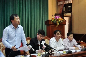 Chưa tìm thấy độc tố trong các mẫu cá chết Hồ Tây