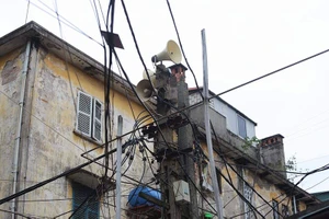 Chủ tịch Hà Nội: Loa phường 1 năm ngốn vài trăm triệu