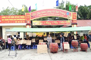 Chính quyền tổ chức họp kín vụ đóng cửa chợ Bát Tràng