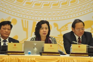 Kiểm tra việc nhận xe sang, bổ nhiệm người nhà