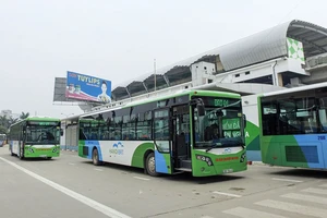 Xe buýt nhanh giá hơn 5 tỉ là do... thiết kế riêng?