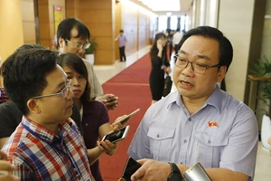 Bí thư Hà Nội: Khó hạn chế xe cá nhân nhưng phải làm!