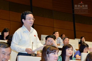 Ba bộ cùng quản nợ công, trách nhiệm ai chịu?