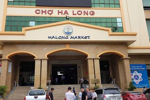 Tiểu thương bãi thị, chợ Hạ Long vắng ngắt