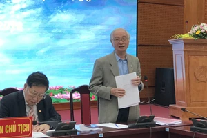 Di dời trụ sở bộ, ngành: Đừng để DN lấy đất xây cao ốc