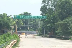 Người dân lại chặn xe chở rác vào bãi rác Nam Sơn