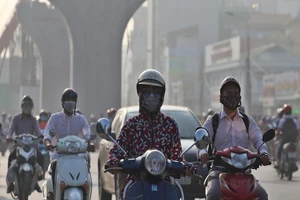 Bộ TN&MT khuyến cáo dân hạn chế ra ngoài vì ô nhiễm không khí