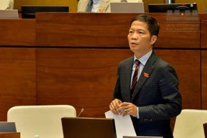 Hàng Trung Quốc cài cắm bản đồ đường lưỡi bò, nhái hàng Việt