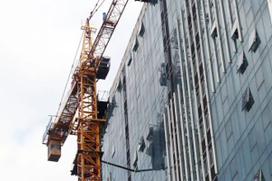 Hà Nội chính thức phá dỡ tầng 18 nhà 8B Lê Trực