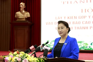 Chủ tịch Quốc hội: Hà Nội cần khai thác tốt quỹ đất sông Hồng