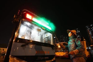 Hà Nội: cả Ban giám đốc xí nghiệp xe bus 10-10 bị cách ly