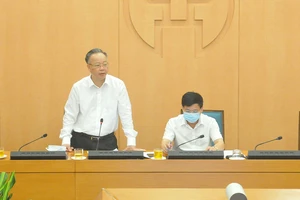 Hà Nội siết chặt việc phòng dịch COVID-19 ở quán bia, nhà hàng