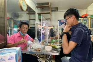 Chủ tịch Tây Hồ: Chỉ đóng cửa nhà hàng mới đảm bảo giãn cách