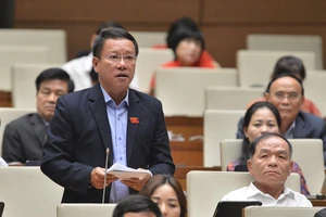 Nhiều đại biểu phản đối tách Luật Giao thông đường bộ 