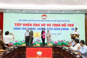Hà Nội tiếp nhận ủng hộ hơn 12 tỷ đồng phòng, chống COVID-19