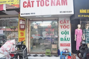 Hà Nội lập chốt chặn, dừng thêm một số dịch vụ từ ngày 13-7