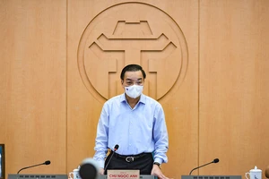 Chủ tịch Hà Nội: Mọi người dân đều bình đẳng về quyền lợi tiêm vaccine