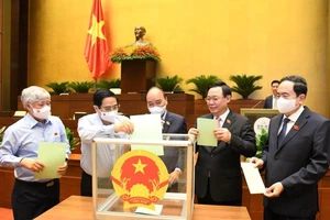 Quốc hội kiện toàn 13 chức danh cho bộ máy khoá mới